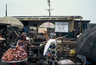 Photo of a mosque in Lagos-Oshodi. Photo taken by Jochen Becker.