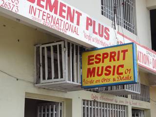 A photo of an Esprit Music shop in Kinshasa taken by Gilles Aubry.